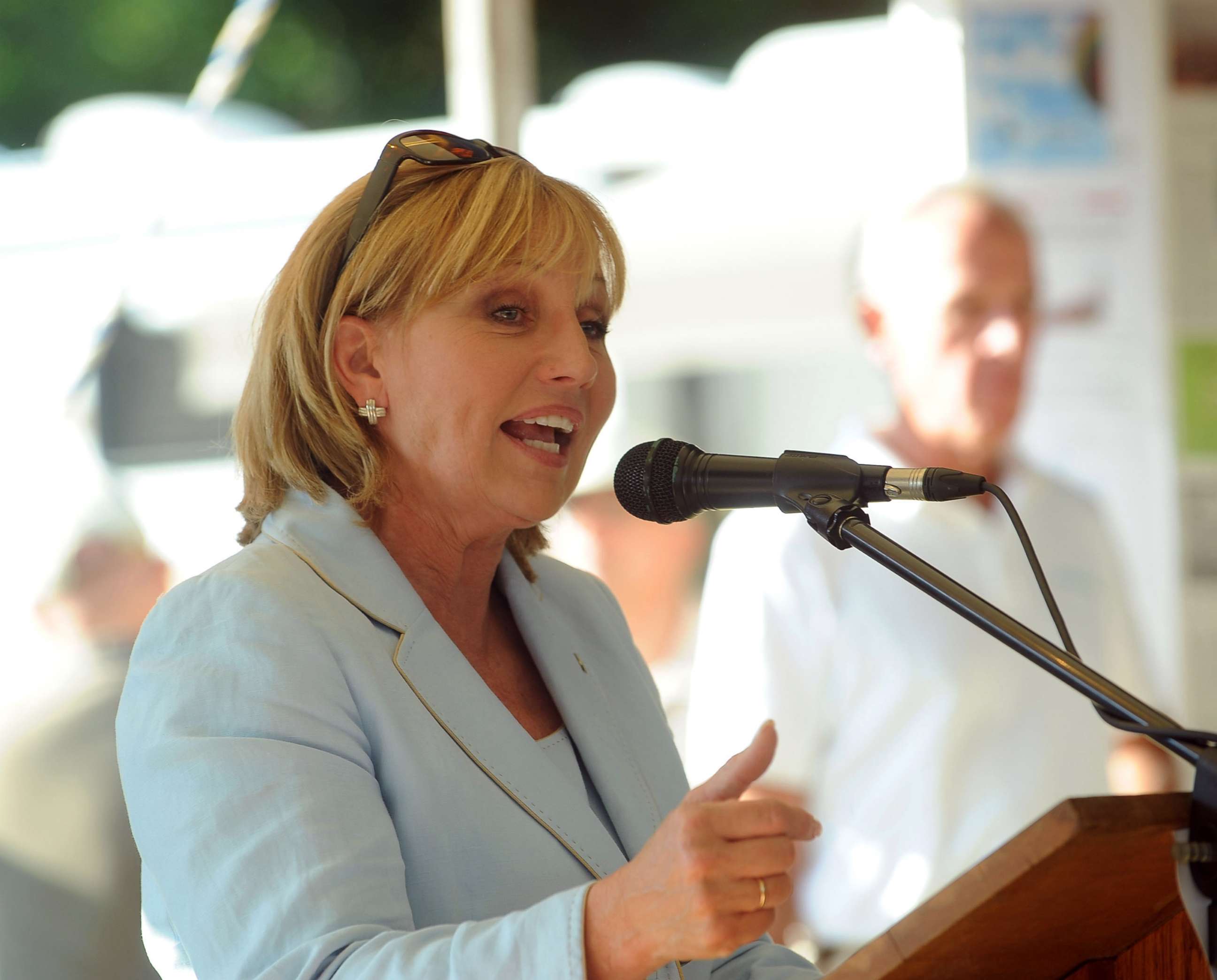 PHOTO: New Jersey Lt. Governor Kim Guadagno speaks at an event at Solberg Airport, July 24, 2015 in Readington, N.J.