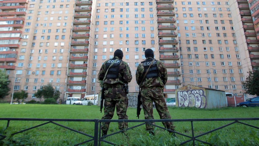 PHOTO: Members of the Special Rapid Response Unit are  seen outside a residential house in Leninsky Avenue during a counterterrorism operation conducted by the Russian Federal Security Service, Aug. 17, 2016.