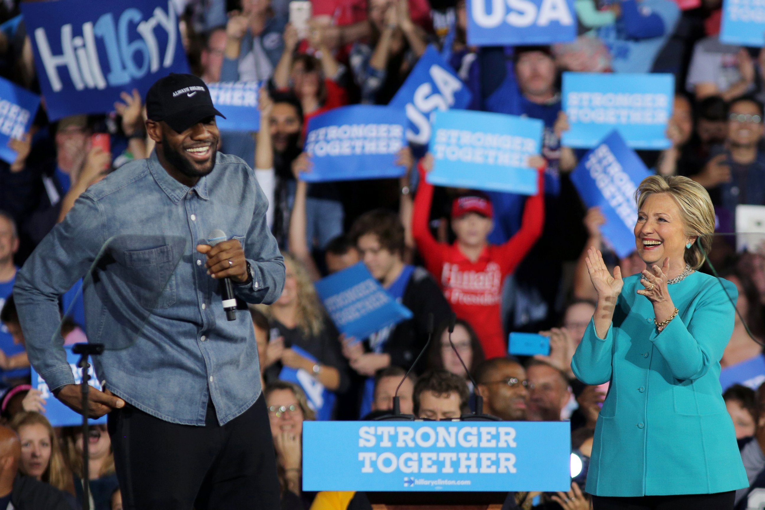PHOTO: NBA basketball player Lebron James introduces U.S. Democratic presidential nominee Hillary Clinton during a campaign rally in Cleveland, Nov. 6, 2016.