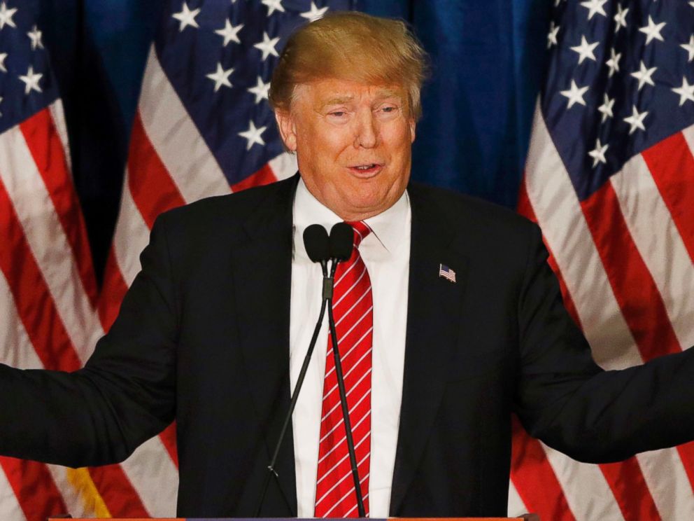 PHOTO: Republican U.S. presidential candidate Donald Trump responds to a speech attacking his candidacy by former Republican presidential nominee Mitt Romney at a campaign rally in Portland, Maine, March 3, 2016.
