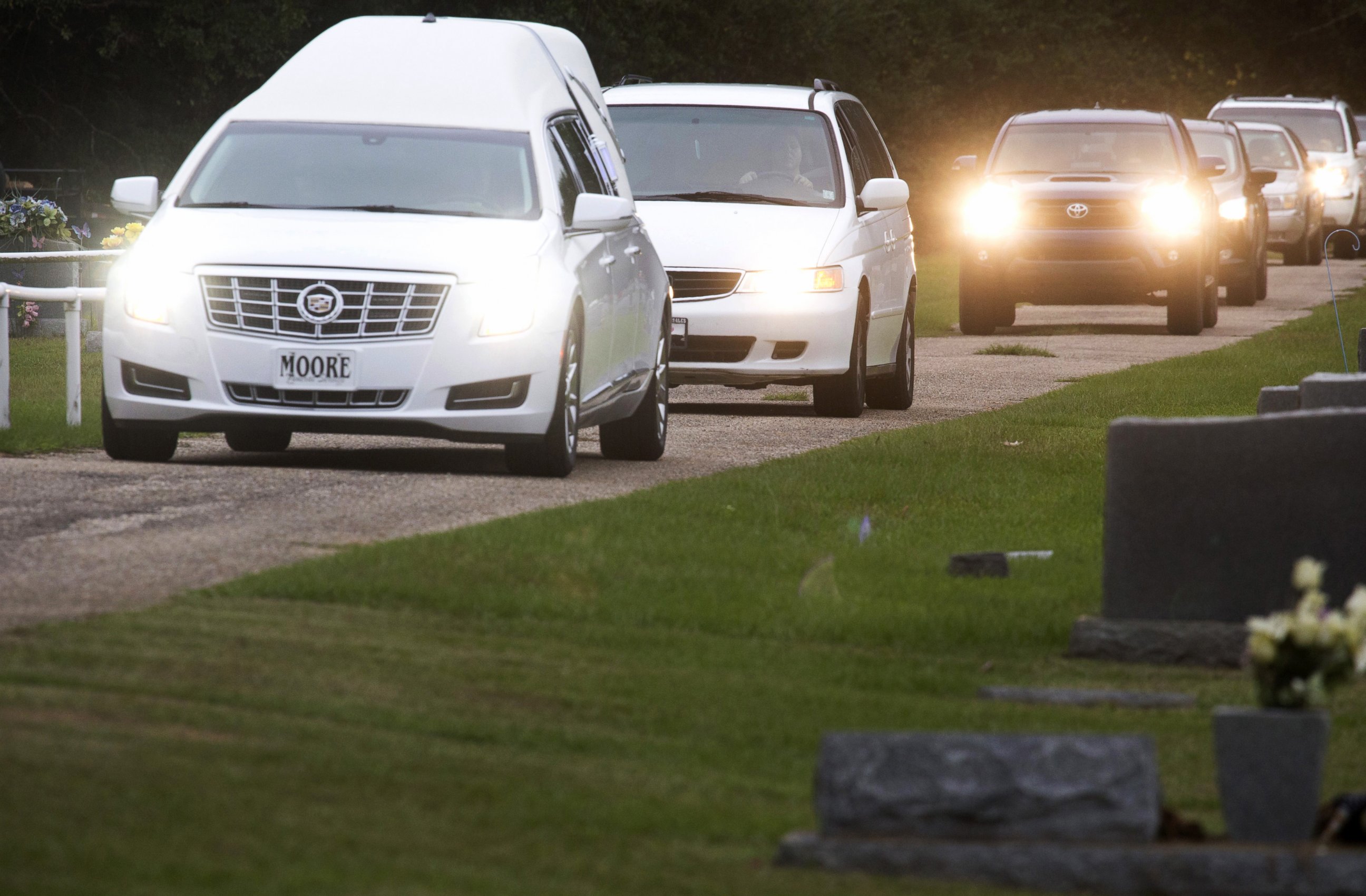 PHOTO: The hearse carrying the body of six-year old Jeremy Mardis arrives at a cemetery in Beaumont, Mississippi, Nov. 9, 2015. 