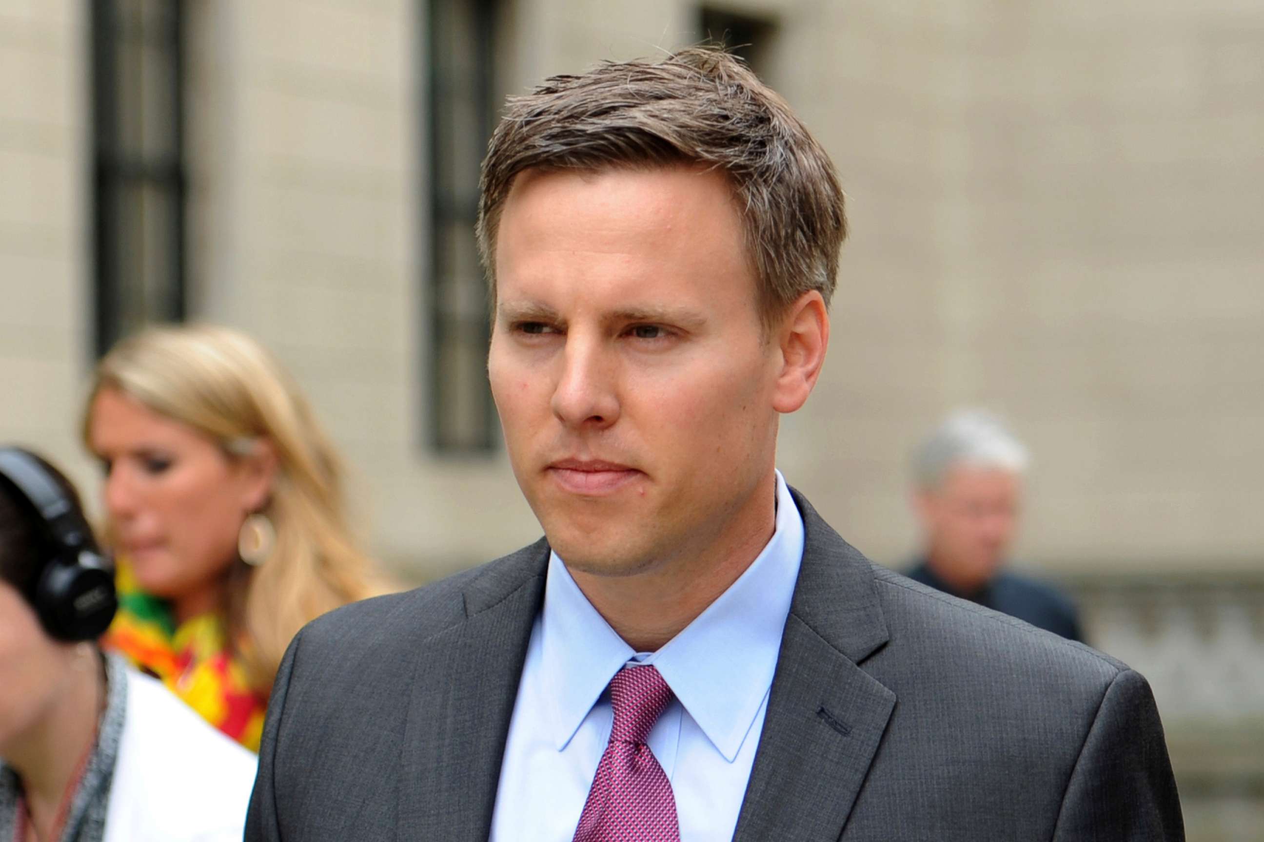 PHOTO: Bill Stepien leaves the New Jersey State House, June 9, 2014. 