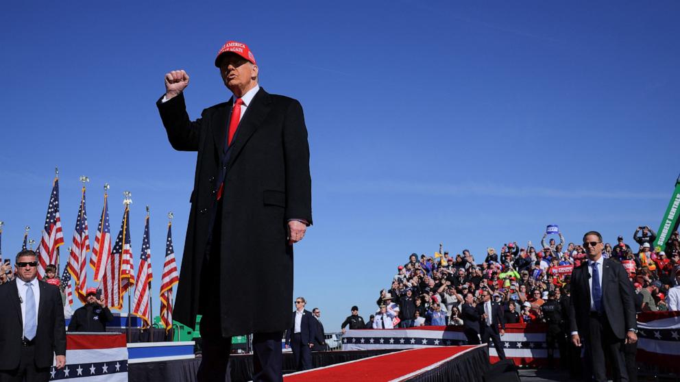 PHOTO:Republican presidential nominee and former President Donald Trump holds a rally in Lititz, Pa., Nov. 3, 2024.