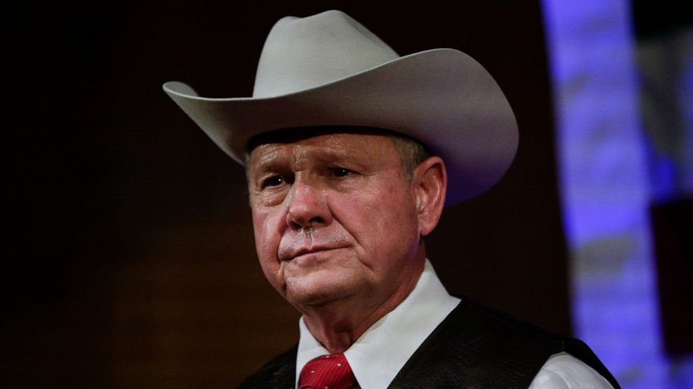 Trump urges Roy Moore not to run for US Senate in Alabama thumbnail
