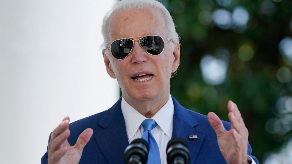 Biden leaves White House for 1st time since getting COVID-19