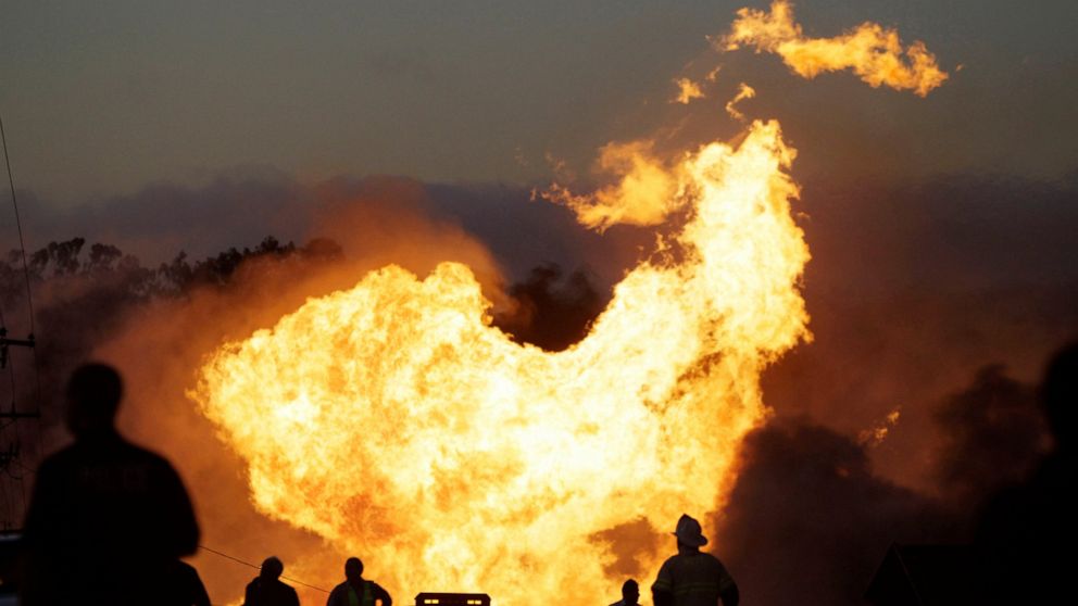 US will require valves on new pipelines to prevent disasters