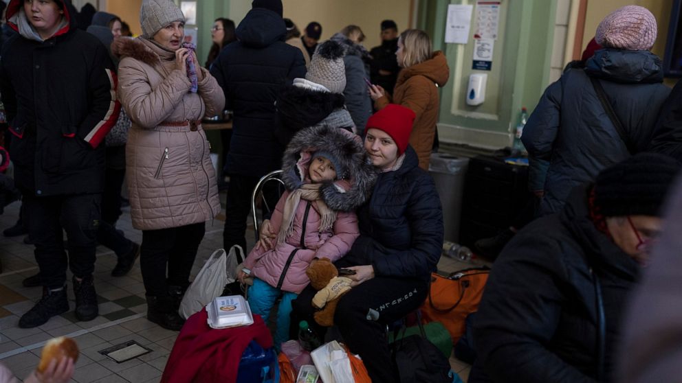 Warsaw overwhelmed as it becomes key refugee destination