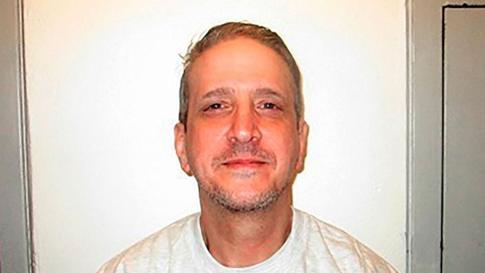 Oklahoma inmate gets temporary reprieve from execution