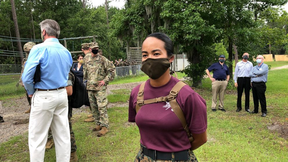 Masks On Leatherneck Square Virus Changes Marine Training Abc News