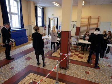 Live updates | Voter turnout low so far in French election thumbnail