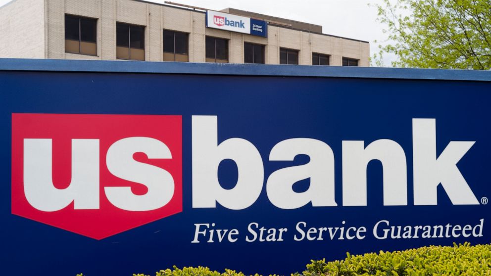 This Wednesday, May 3, 2017, photo shows a U.S. Bank branch in Omaha, Neb. Key financial regulators having approved U.S. Bank’s $8 billion acquisition of Japanese financial titan MUFG’s Union Bank franchise, Friday, Oct. 14, 2022. The moves clear big