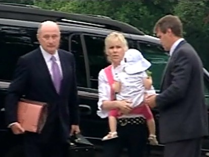 VIDEO: Rielle Hunter, the former mistress of John Edwards, appears in federal court.