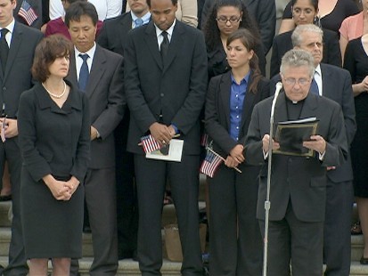 VIDEO: Kenndy joined by Washington supporters to pray for Ted.