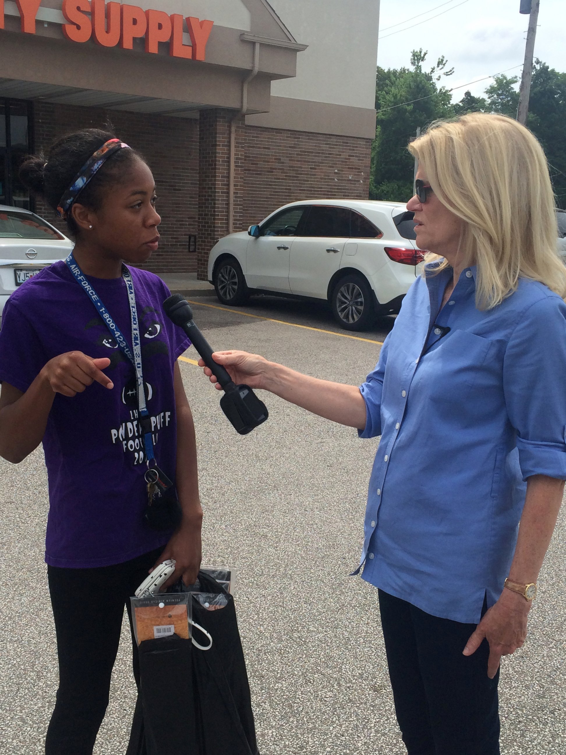 PHOTO: ABC News' Martha Raddatz interviews Miyah Paul in Ferguson, Missouri, July 14, 2016.