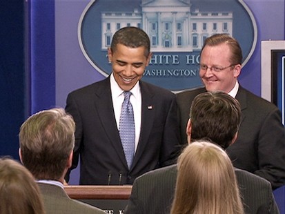 VIDEO: President Obama crashes White House briefing.
