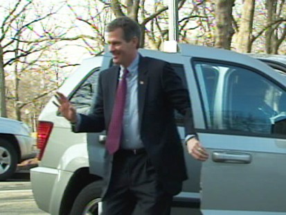 Video of Republican Scott brown arriving on Capitol Hill.