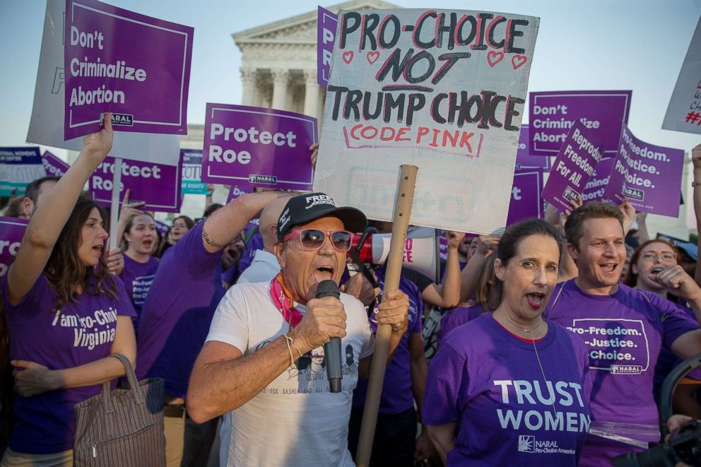 PHOTO: Abortion rights supporters along with anti-abortion rights protesters demonstrate in front of the U.S. Supreme Court, July 9, 2018 in Washington, D.C.