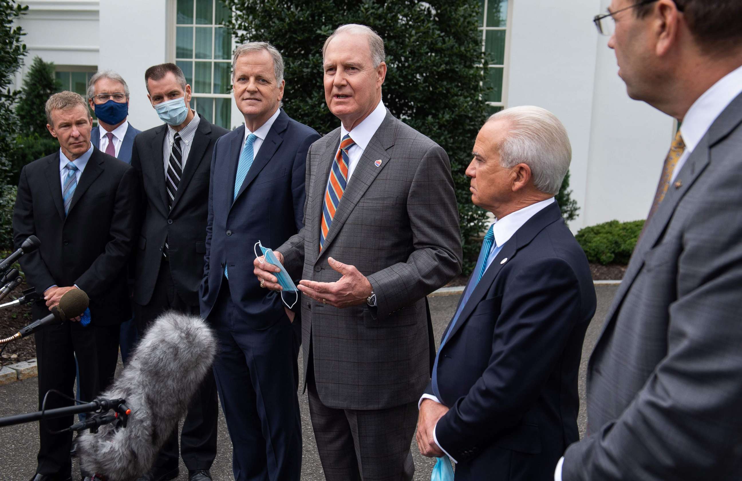 PHOTO: Southwest Airlines Chairman and CEO Gary Kelly, center, speaks alongside other airline executives, following a meeting at the White House about extending economic assistance to the airlines, Sept. 17, 2020.
