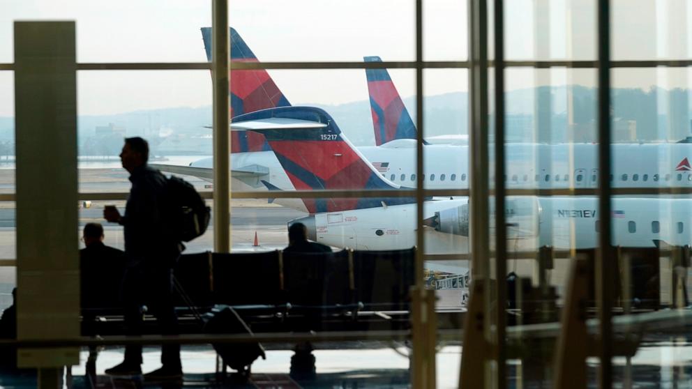 Airlines must refund passengers for canceled or delayed flights
