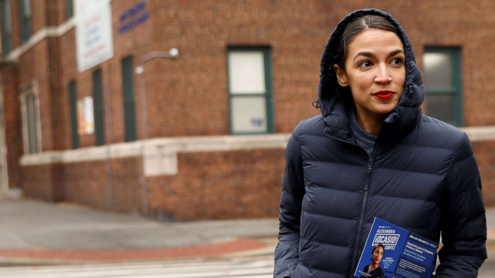 PHOTO: Democratic Congressional candidate Alexandria Ocasio-Cortez campaigns during a whistle stop in New York City, Nov. 5, 2018.