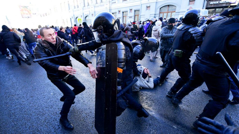 PHOTO: Demonstrators clash with riot police during a rally in support of jailed opposition leader Alexei Navalny in the far eastern city of Vladivostok, Russia, Jan. 23, 2021. 