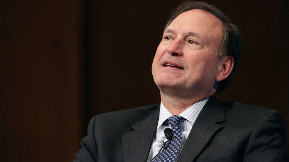 PHOTO: Supreme Court Associate Justice Samuel Alito speaks during an event at Georgetown University, Feb. 23, 2016 in Washington, D.C.