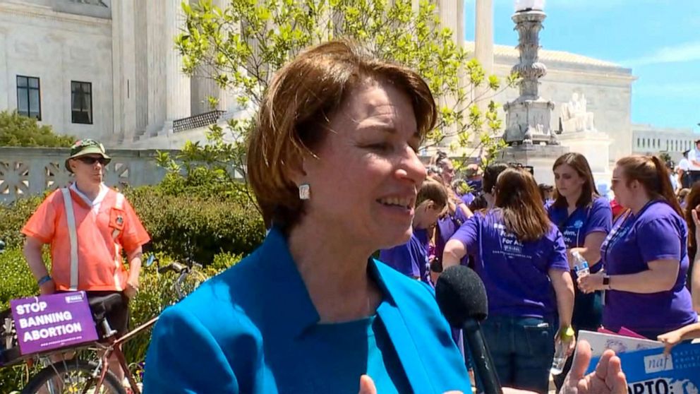 PHOTO: Amy Klobuchar speaks with ABC News' Mary Alice Parks in Washington, DC.