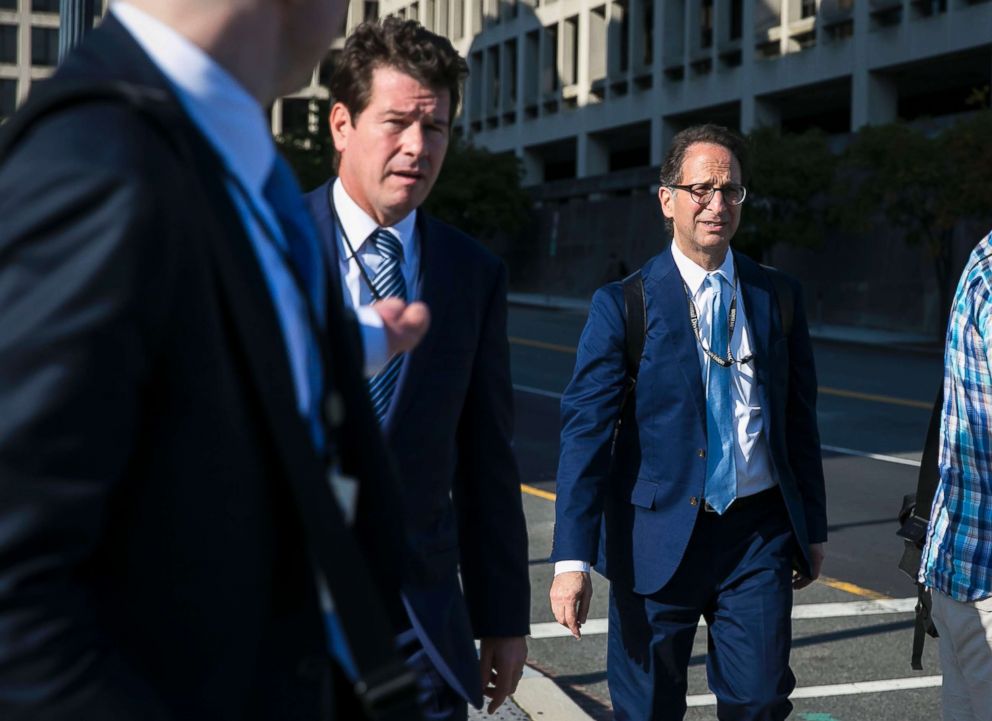 PHOTO: Andrew Weissmann and other members of Robert Mueller's legal team walk outside the U.S. Courthouse in Washington, Sept. 20, 2017.