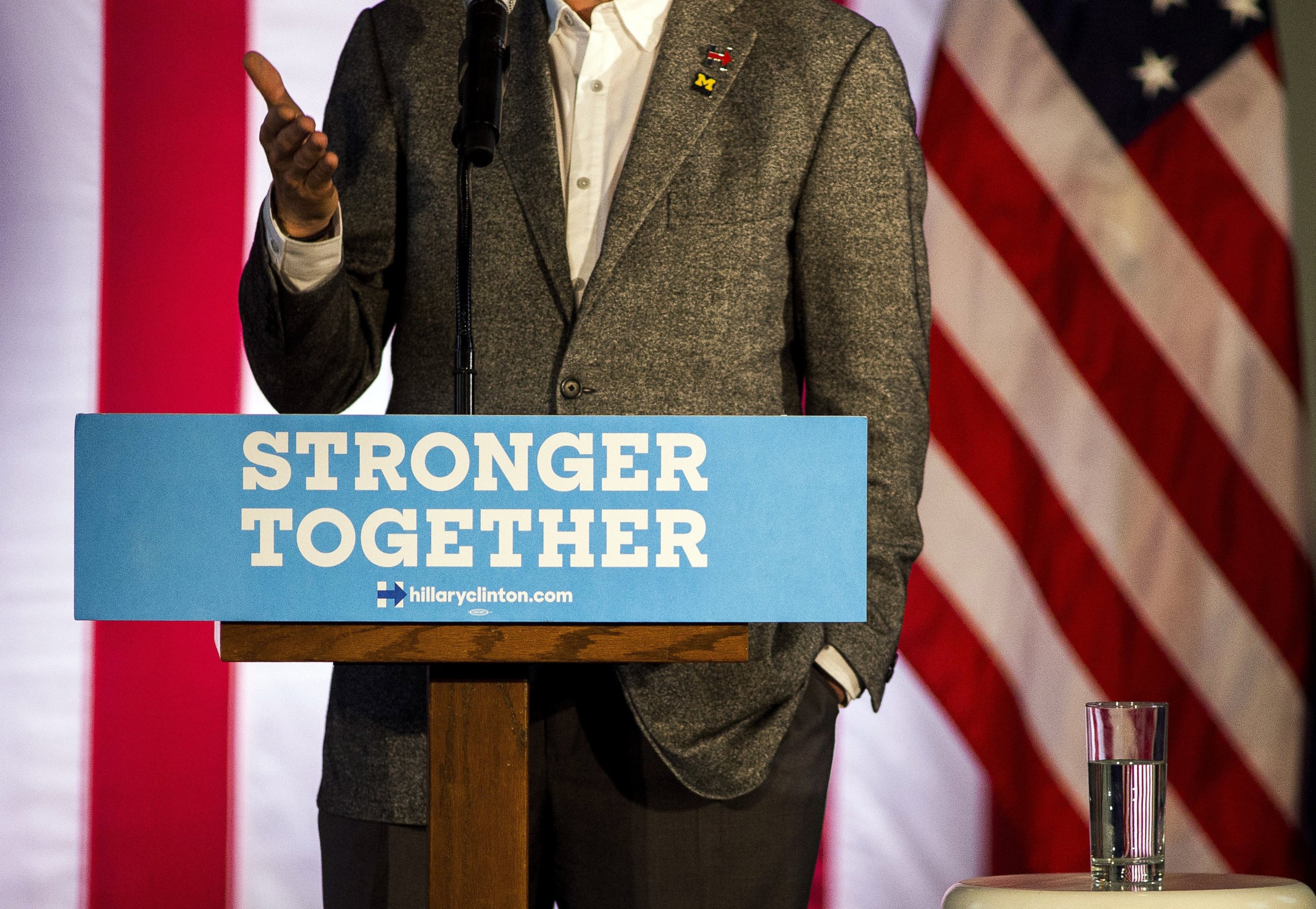 PHOTO: Former President Bill Clinton campaigns for his wife, 2016 Democratic presidential nominee Hillary Clinton, Oct. 3, 2016 in downtown Flint, Mich. 