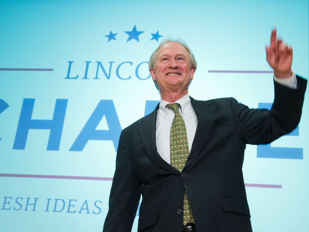 PHOTO: Former Rhode Island Gov. Lincoln Chafee, waves after announcing his candidacy for the Democratic presidential nomination during a speech at George Mason University in Arlington, Va., June 3, 2015