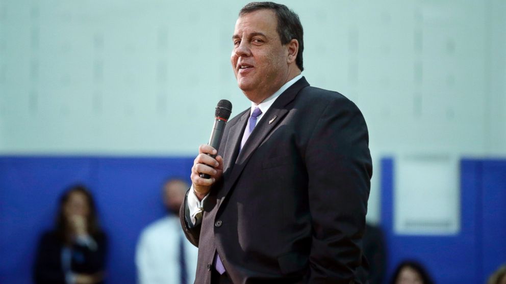 PHOTO: New Jersey Gov. Chris Christie pauses while addressing students, teachers and parents at Mendham Township Middle School in Mendham Township, N.J., Dec. 17, 2014.