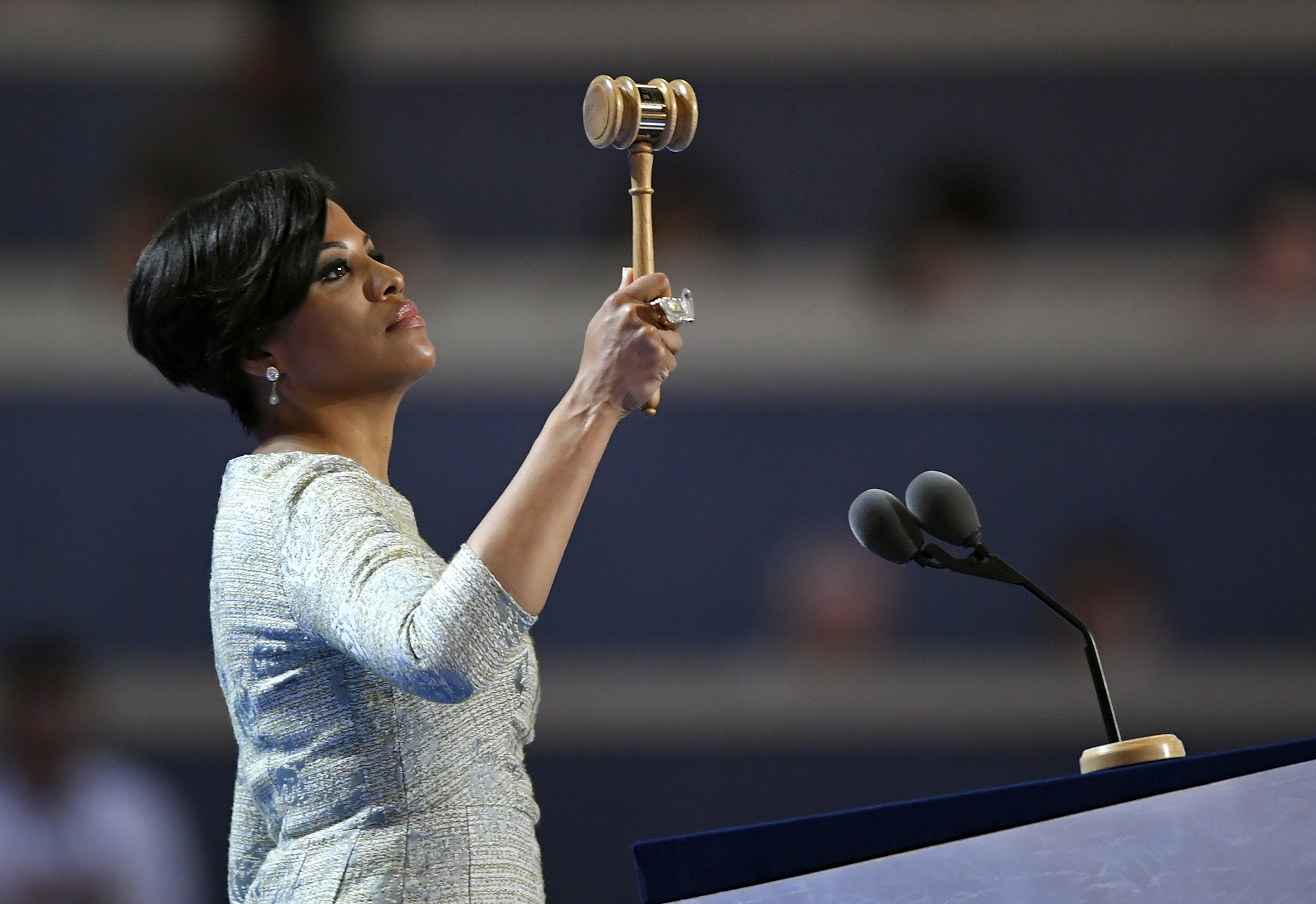 PHOTO: Baltimore mayor Stephanie Rawlings-Blake raises the gavel as she calls the convention to order during the first day of the Democratic National Convention in Philadelphia, July 25, 2016.