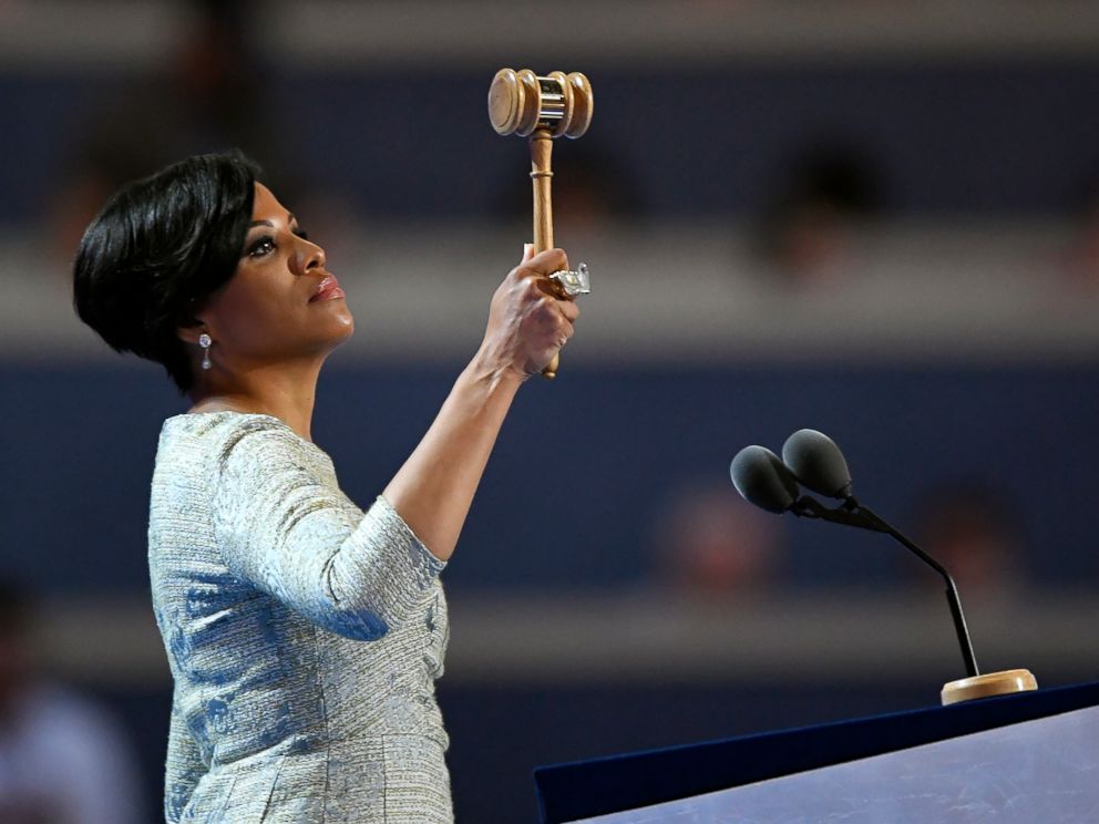 PHOTO: Baltimore mayor Stephanie Rawlings-Blake raises the gavel as she calls the convention to order during the first day of the Democratic National Convention in Philadelphia, July 25, 2016.