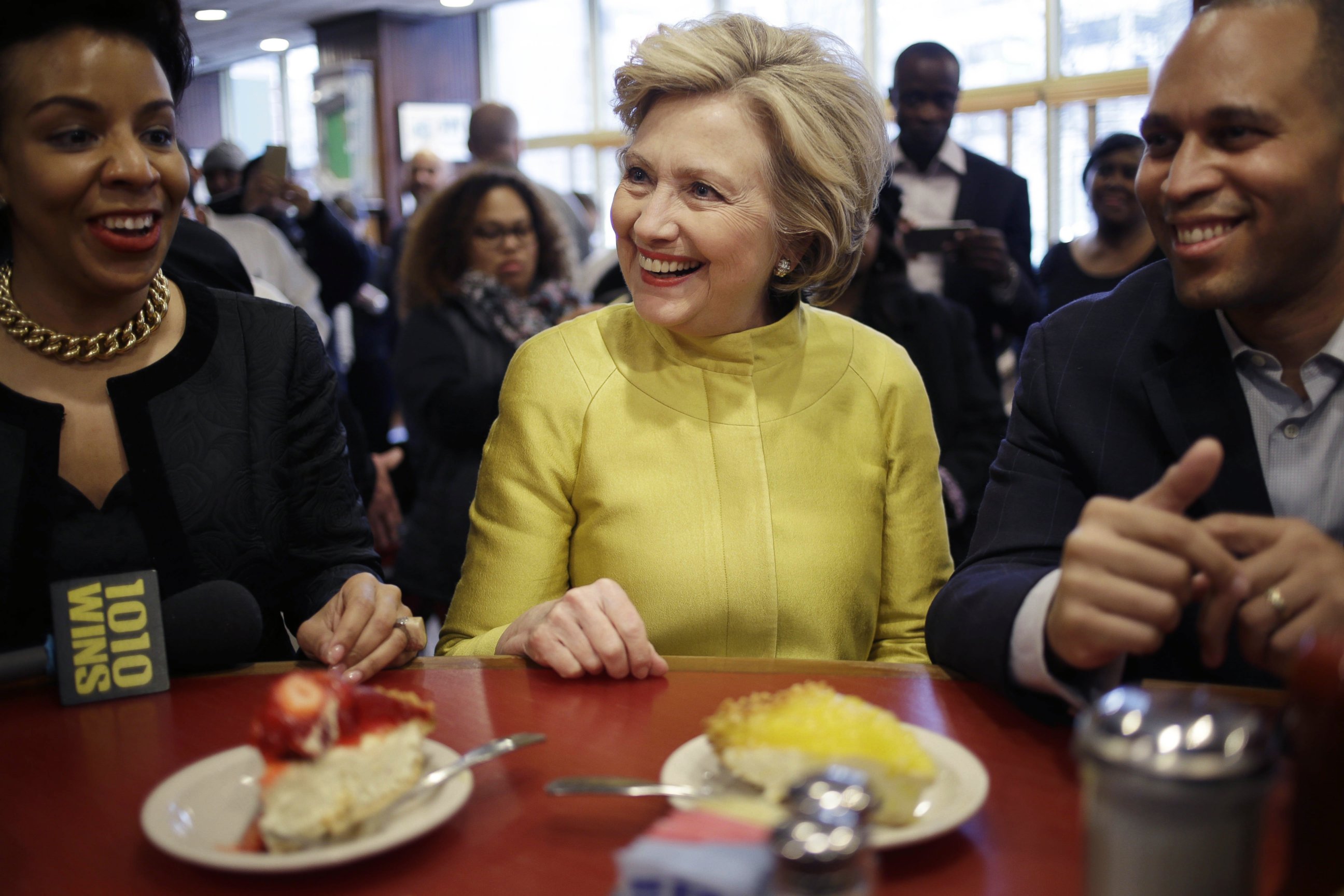 PHOTO: Presidential candidate Hillary Clinton sits at the counter of Junior's restaurant in the Brooklyn borough of New York, April 9, 2016.