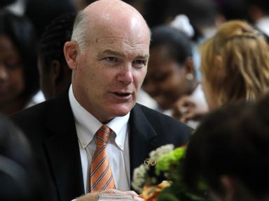 PHOTO: Joe Clancy, Special Agent in Charge, Presidential Protective Division, United States Secret Service talks with students at a White House youth leadership and mentoring luncheon at the Detroit Institute of Arts in Detroit, May 26, 2010.