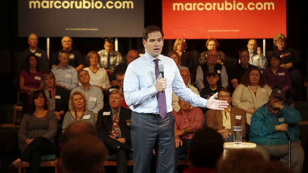 PHOTO: Republican presidential candidate Sen. Marco Rubio, speaks during a town hall campaign stop, Oct. 14, 2015, in Derry, N.H. 