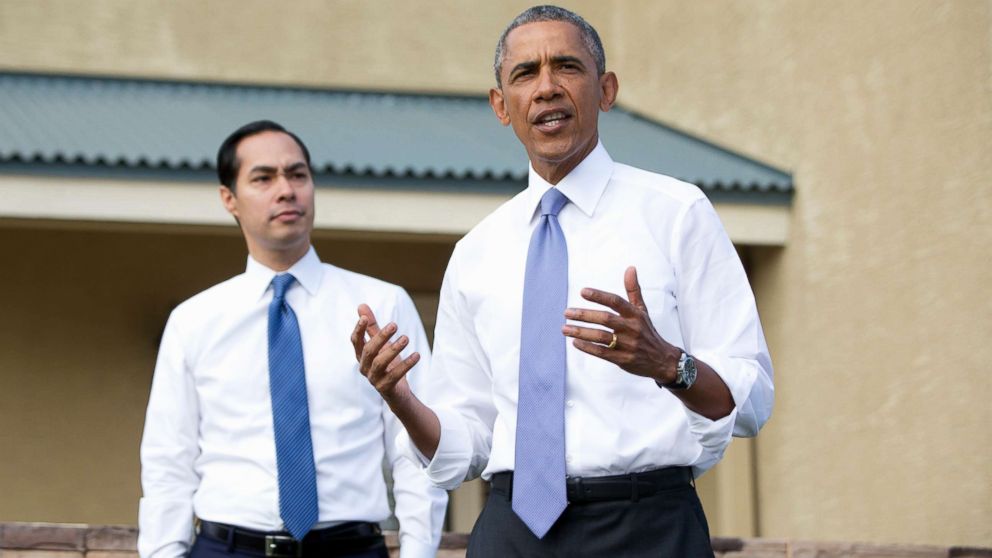 PHOTO: President Barack Obama, joined by Housing and Urban Development Secretary Julian Castro speaks outside a home in a housing development in Phoenix, Jan. 8, 2015.