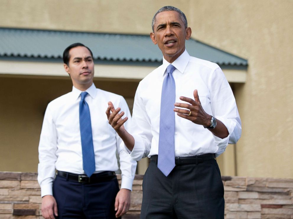 PHOTO: President Barack Obama, joined by Housing and Urban Development Secretary Julian Castro speaks outside a home in a housing development in Phoenix, Jan. 8, 2015.