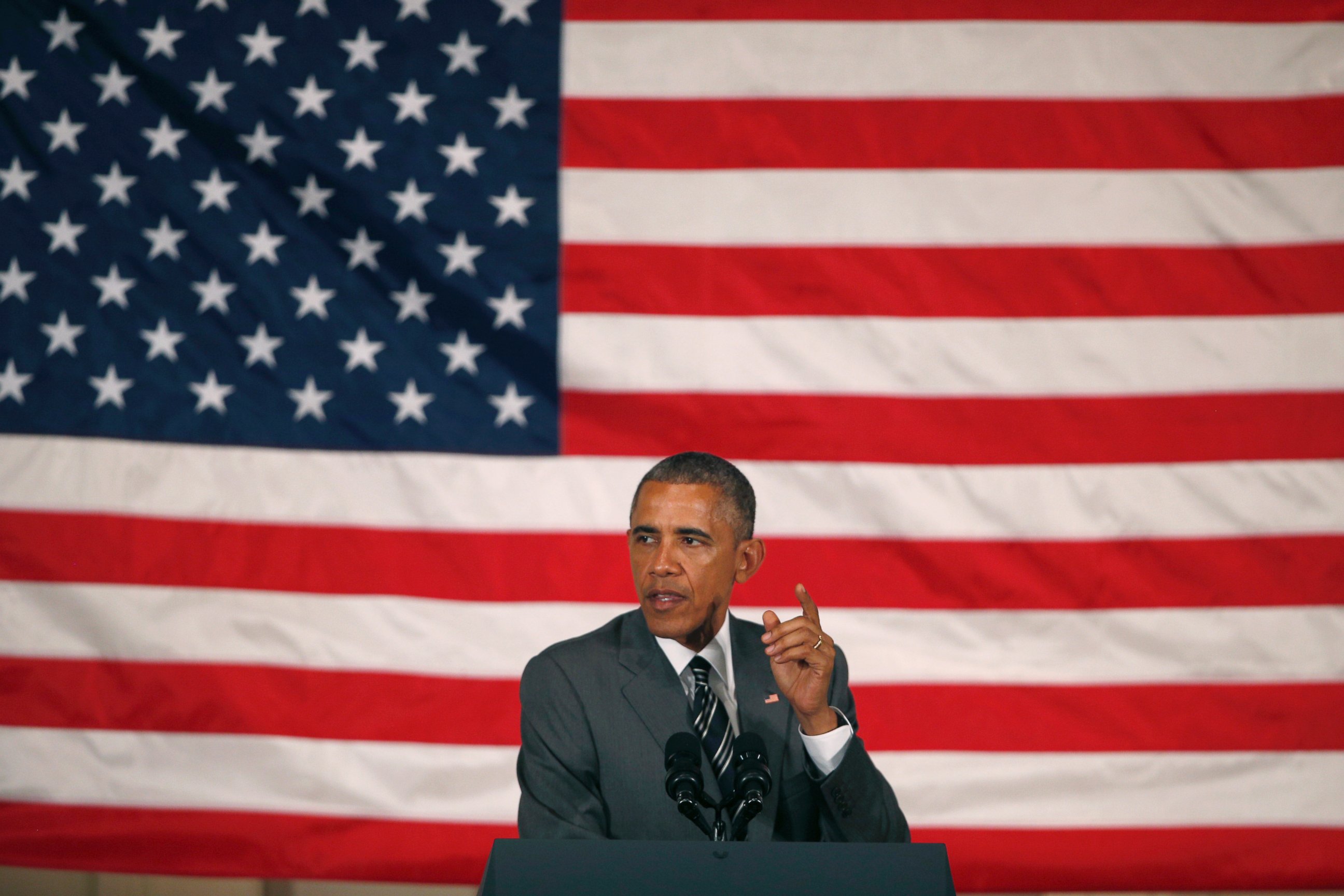 PHOTO: President Barack Obama speaks at a Democratic fundraiser at Sentinel Hotel, May 7, 2015, in Portland, Ore. 