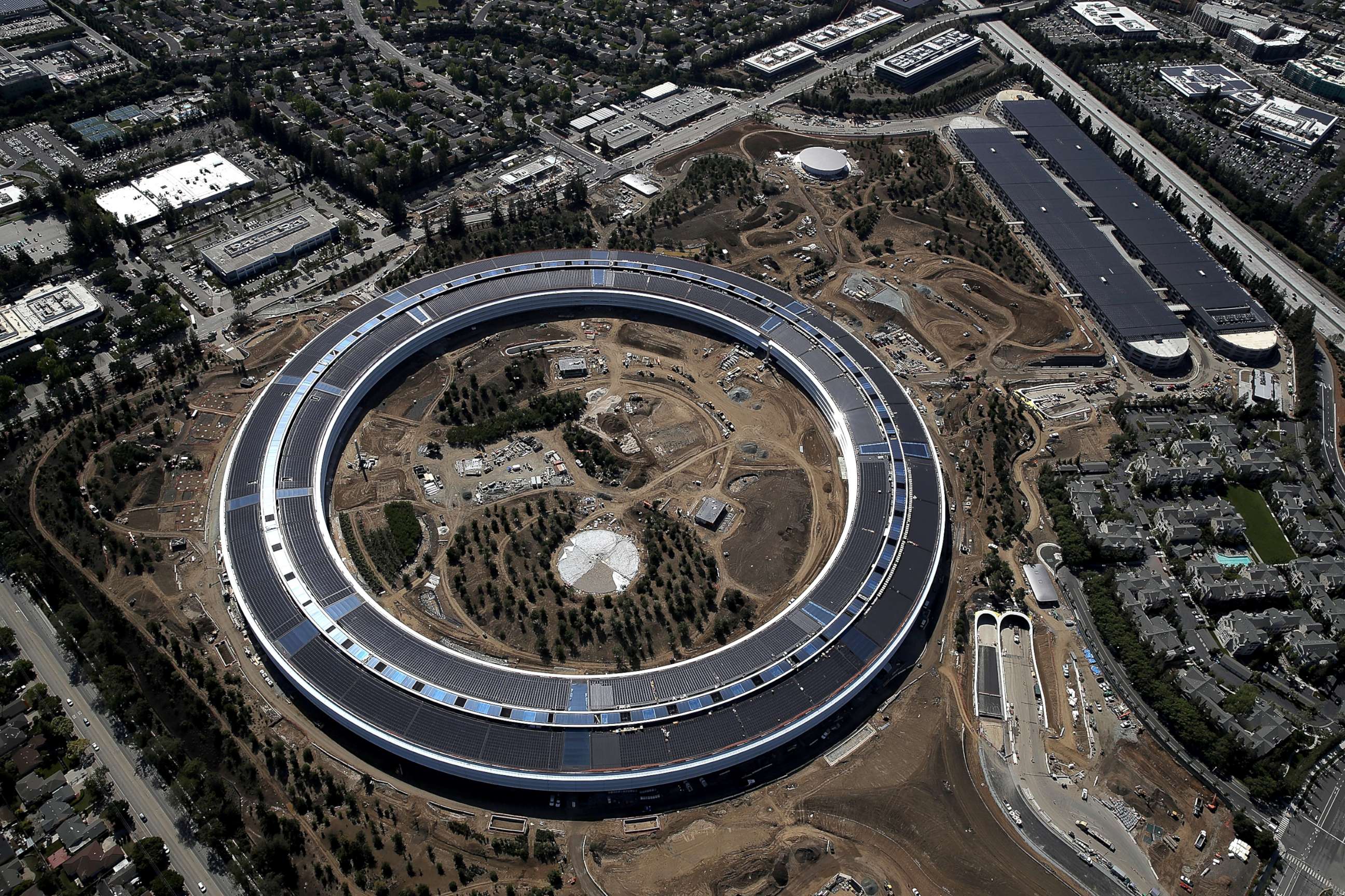 PHOTO: An aerial view of the new Apple headquarters, April 28, 2017, in Cupertino, Calif.