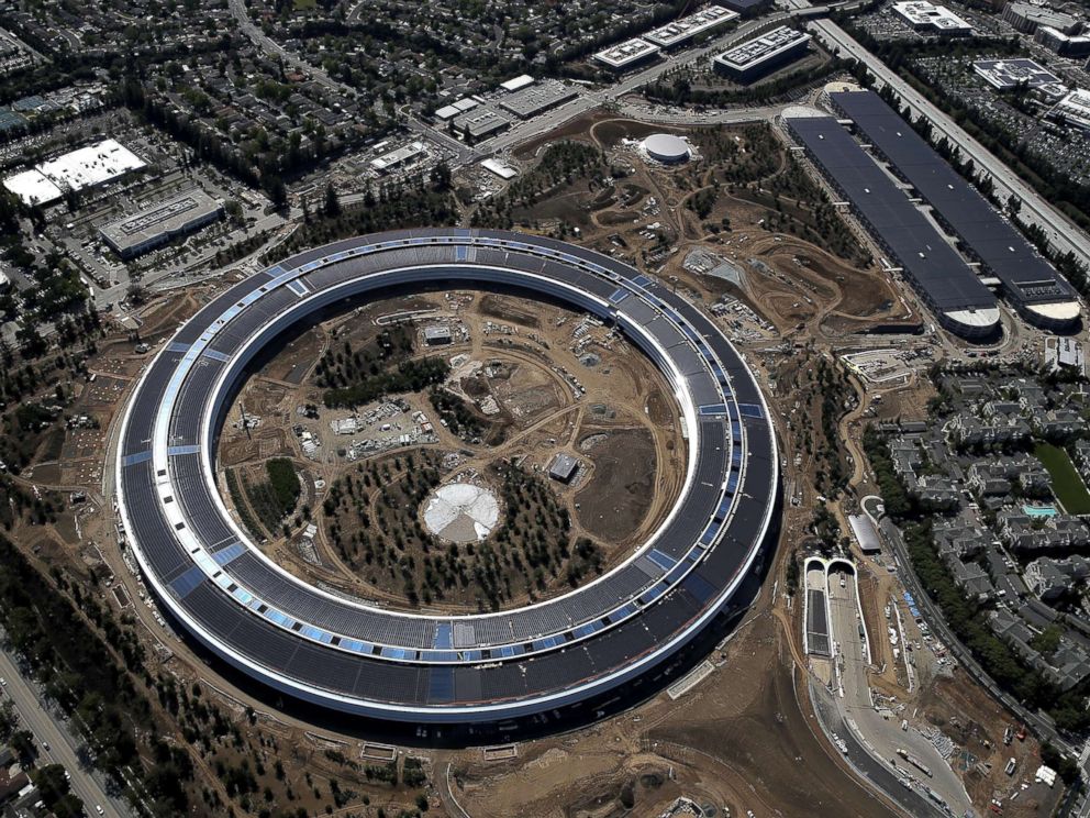 PHOTO: An aerial view of the new Apple headquarters, April 28, 2017, in Cupertino, Calif.