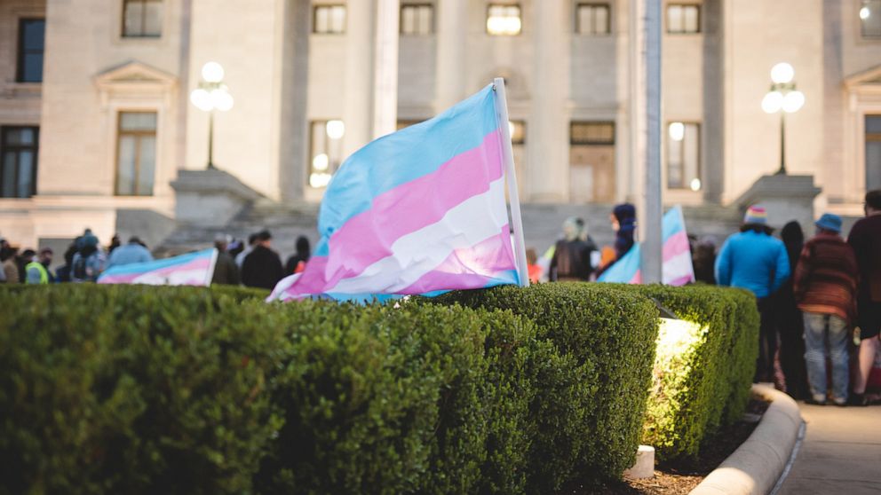 arkansas-trans-rights-rally-01-ht-jc-210