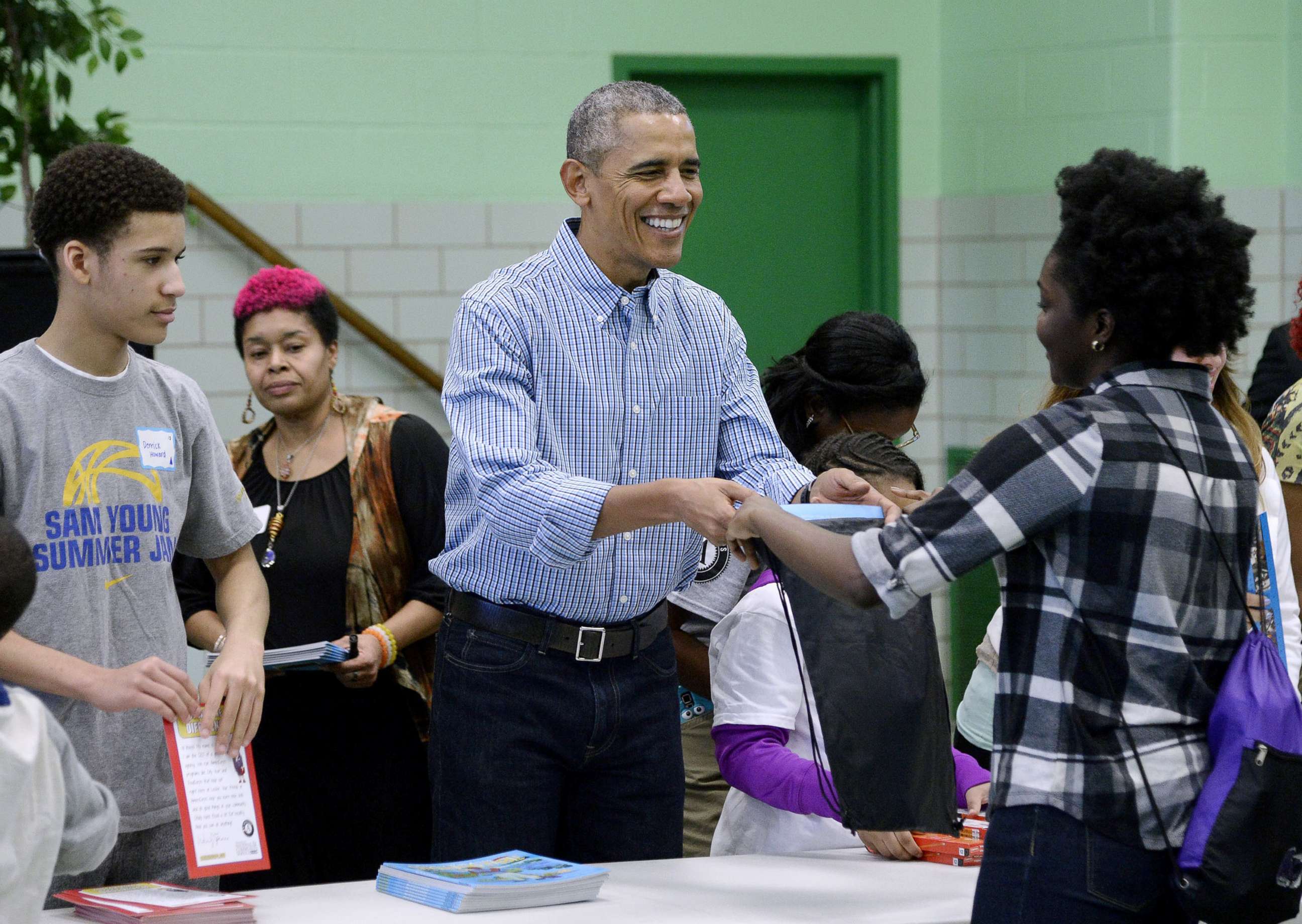 PHOTO: President Barack Obama participates in a community service project at Leckie Elementary school in celebration of the Martin Luther King, Jr. Day of Service and in honor of Dr. King's life and legacy, Jan. 18, 2016 in Washington, DC. 