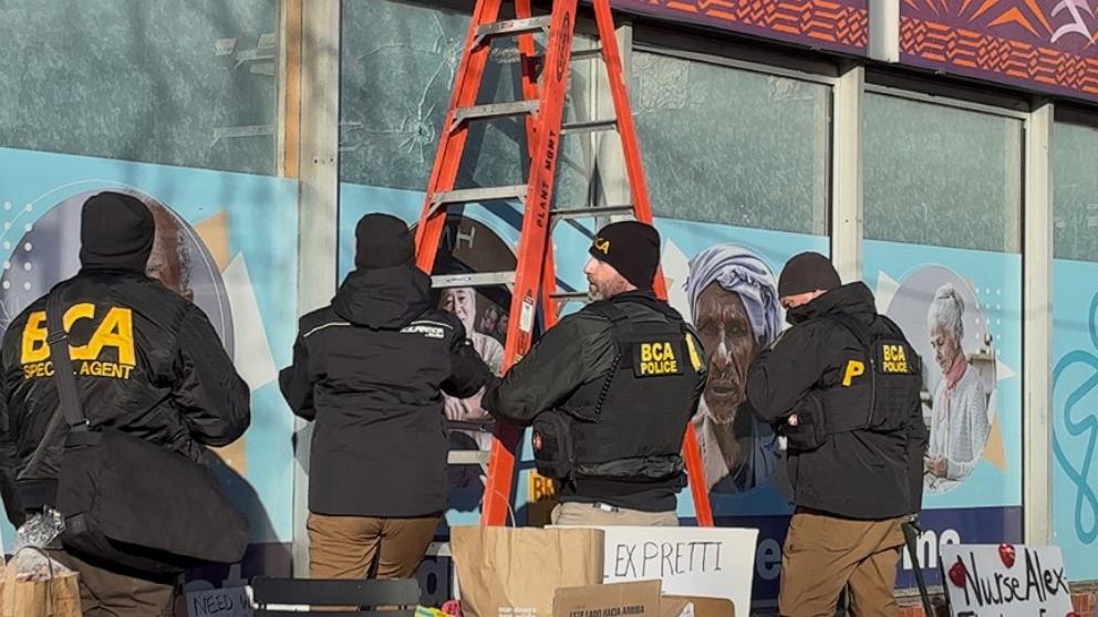 PHOTO: Investigators with the Minnesota Bureau of Criminal Apprehension at the scene of the shooting of Alex Pretti in Minneapolis, Jan. 27, 2026.
