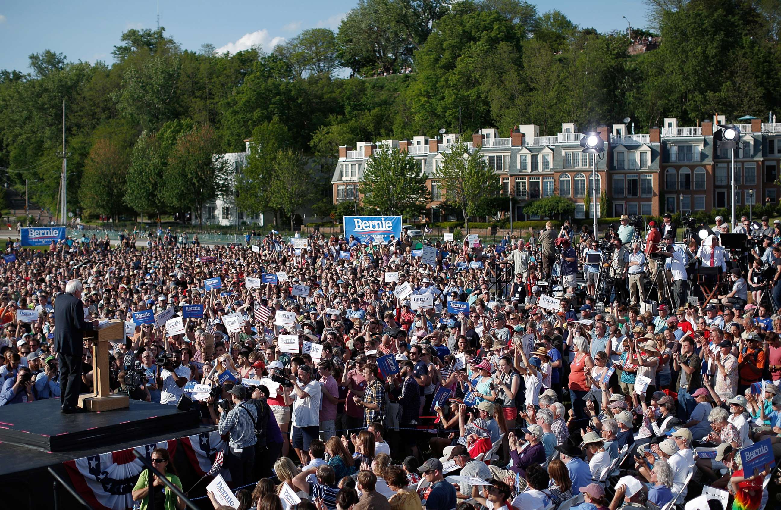 PHOTO: Sen. Bernie Sanders delivers remarks while announcing his candidacy for president at Waterfront Park, May 26, 2015 in Burlington, Vt.