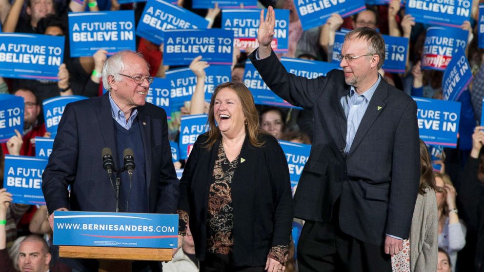 PHOTO: Democratic presidential candidate Sen. Bernie Sanders, I-Vt., his wife Jane Sanders, and his son Levi Sanders arrive to a primary night rally in Essex Junction, Vt., March 1, 2016.