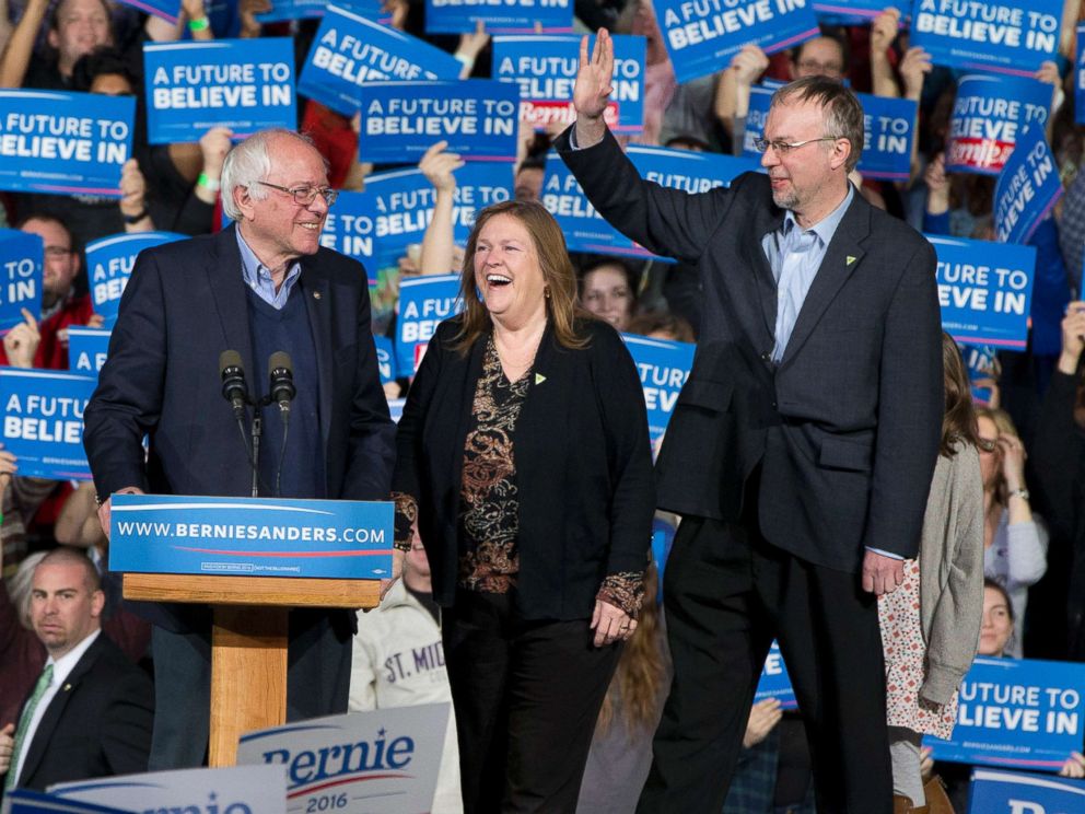 PHOTO: Democratic presidential candidate Sen. Bernie Sanders, I-Vt., his wife Jane Sanders, and his son Levi Sanders arrive to a primary night rally in Essex Junction, Vt., March 1, 2016.