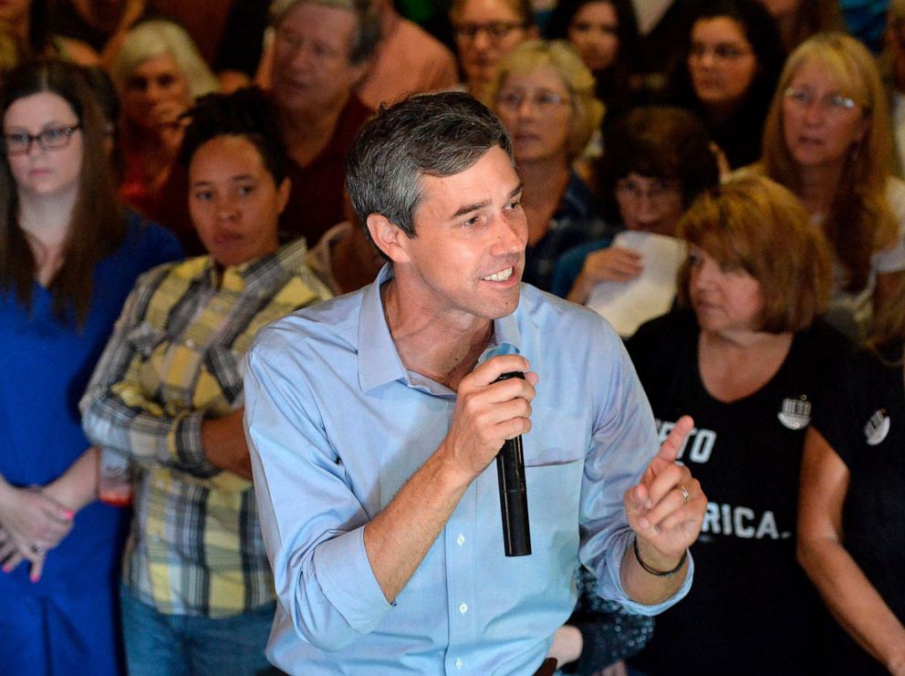 PHOTO: People pack Lavery Brewing Co. to hear Democratic presidential candidate Beto O'Rourke during a town hall event Thursday, Sept. 26, 2019 in Erie, Pa.