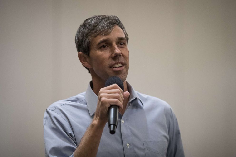 PHOTO: Democratic Senate candidate Beto O'Rourke addresses supporters during a campaign rally on Oct. 21, 2018 in Conroe, Texas.