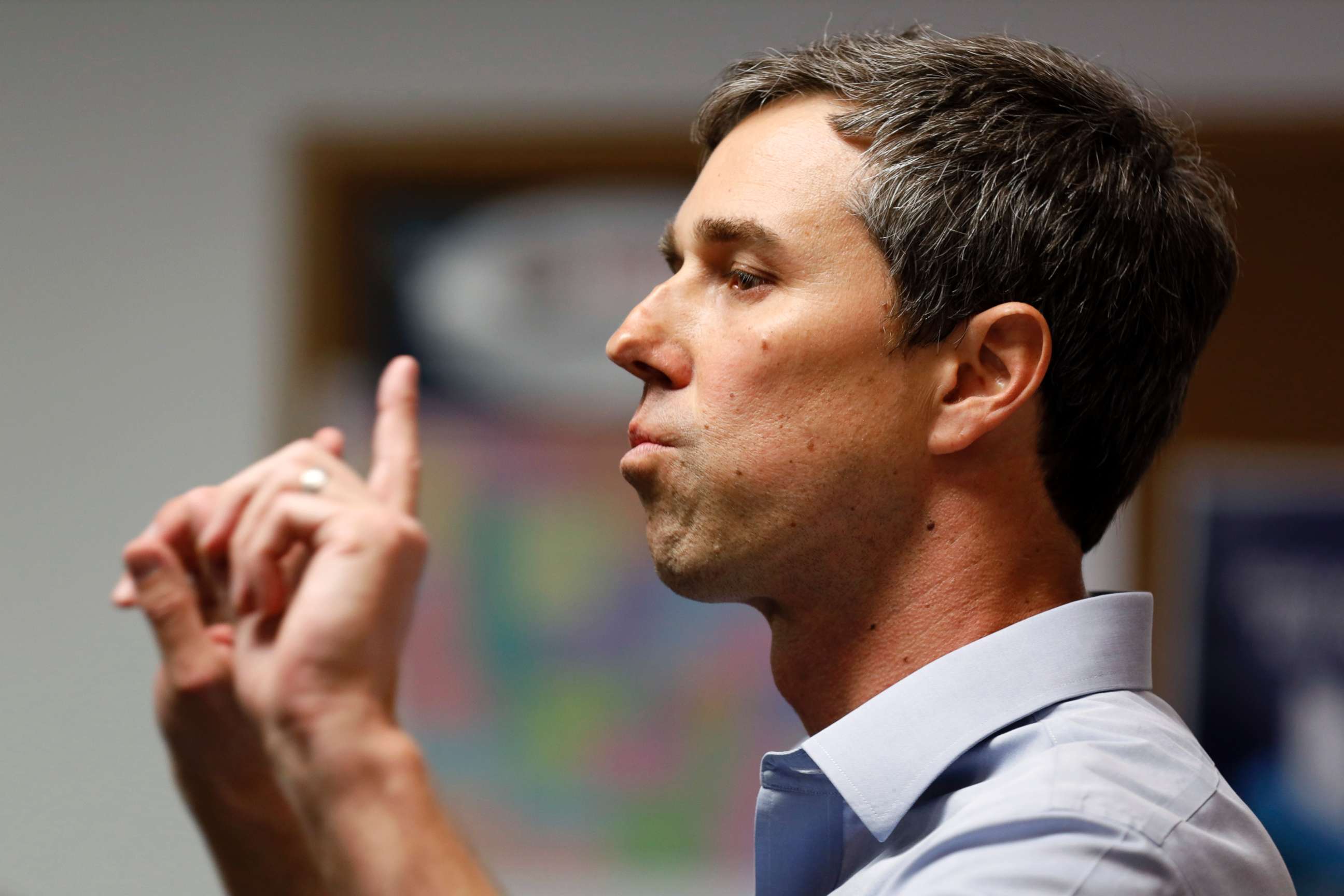 PHOTO: Beto O'Rourke speaks at the International Brotherhood of Electrical Workers Local 13 hall in Burlington, Iowa, March 14, 2019.